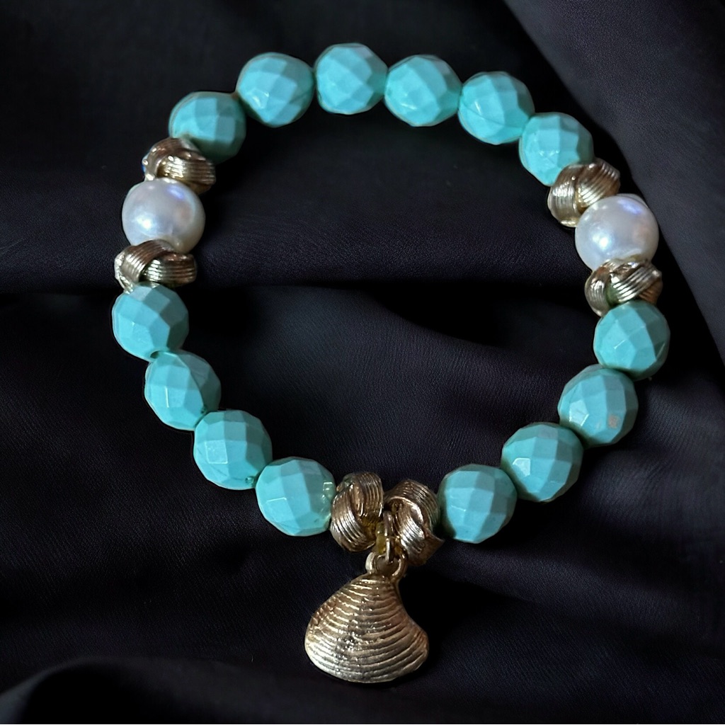 Turquoise Color Bead Clam Shell Charm Stretch Bracelet